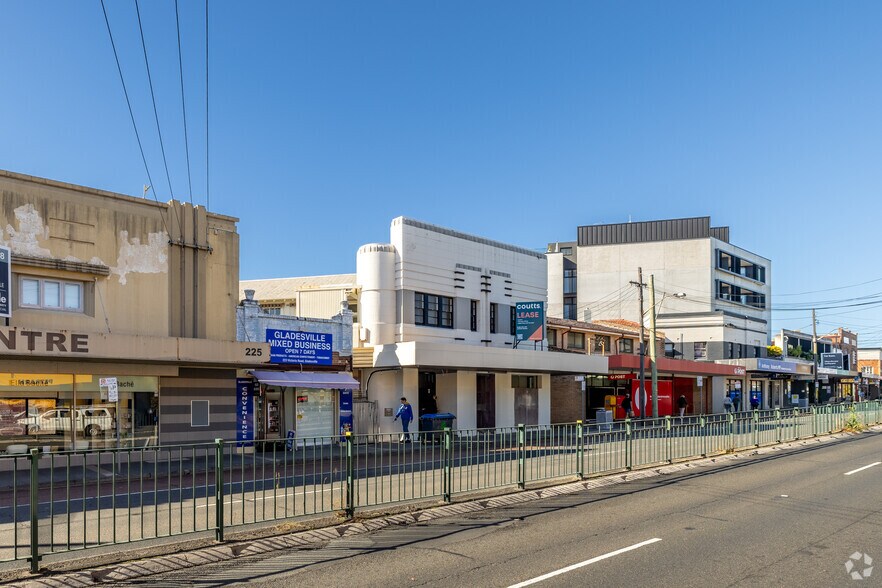 219 Victoria Rd, Gladesville à louer - Photo du bâtiment - Image 2 de 7