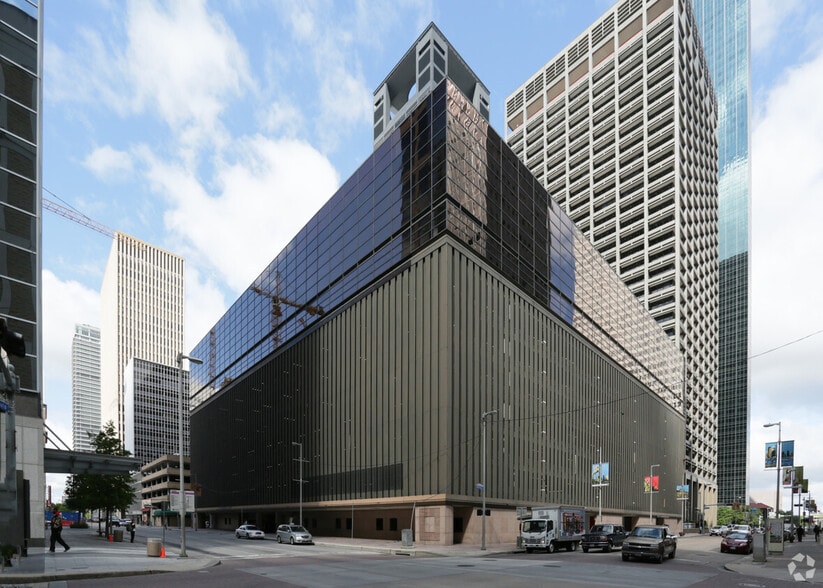 1010 Travis St, Houston, TX à louer - Photo principale - Image 1 de 1