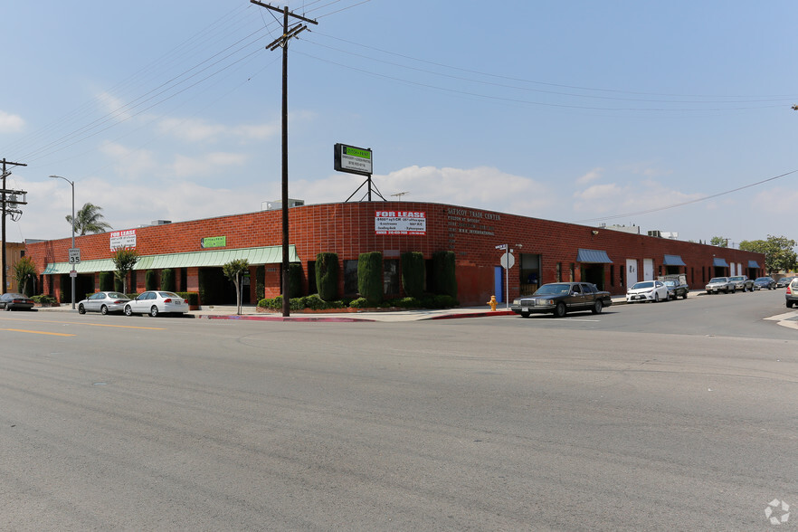 13333-13345 Saticoy St, North Hollywood, CA for lease - Building Photo - Image 1 of 8