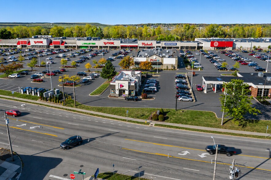 7206-7346 Niagara Falls Blvd, Niagara Falls, NY à vendre - Photo du bâtiment - Image 3 de 6