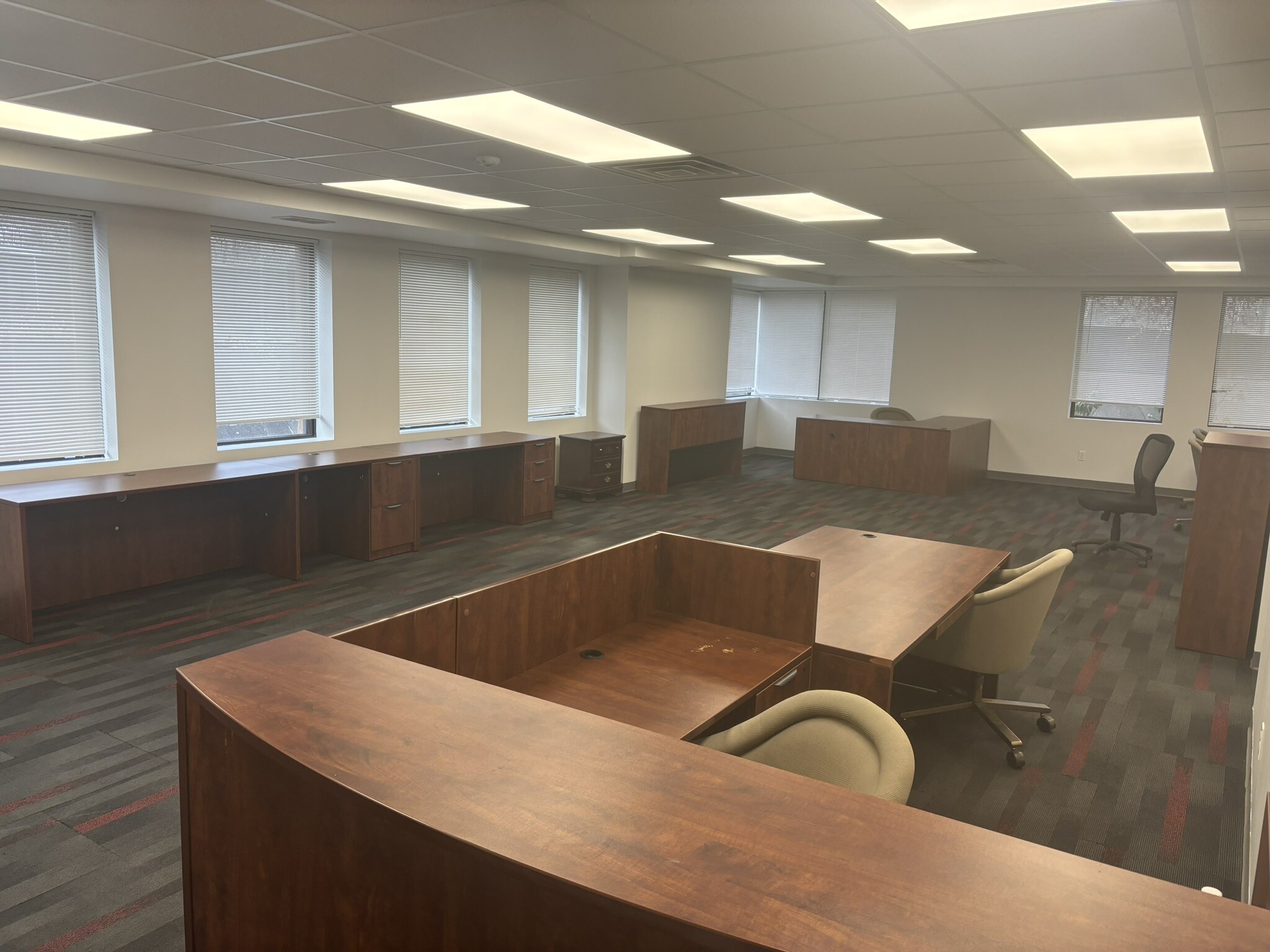 29 Noblestown Rd, Carnegie, PA à louer Photo du bâtiment- Image 1 de 24