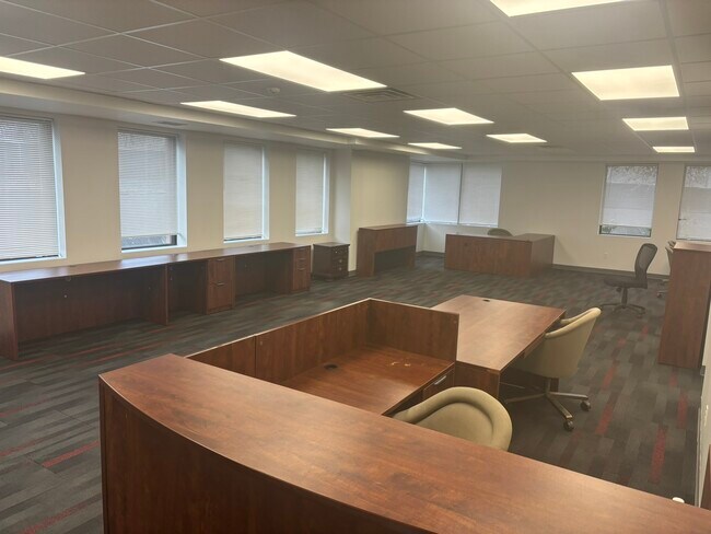 Plus de détails pour 29 Noblestown Rd, Carnegie, PA - Bureau à louer