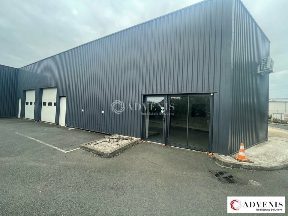 Industrial in Merignac for lease Building Photo- Image 1 of 10
