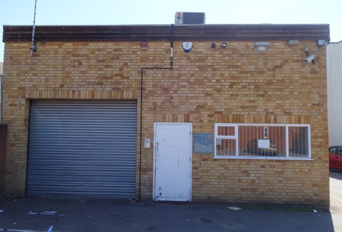 Sawbridgeworth – 107-111 London Road portfolio of 2 properties for sale on LoopNet.ca Primary Photo- Image 1 of 12
