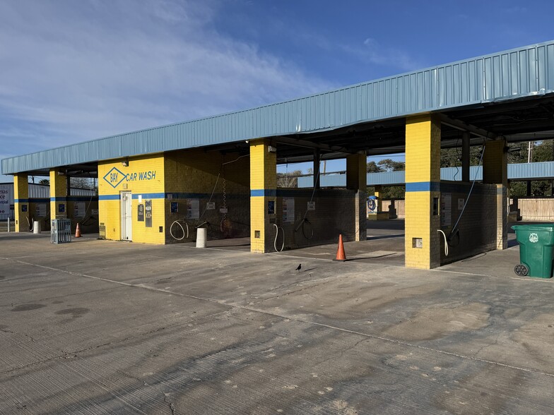 952 S Commercial St, Aransas Pass, TX à vendre - Photo du bâtiment - Image 2 de 16