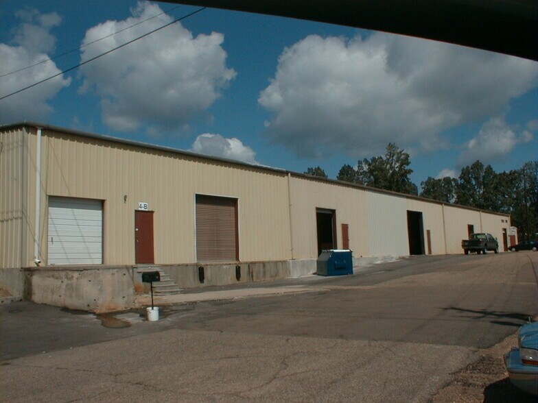 5000 Highway 80 E, Pearl, MS à louer - Photo du bâtiment - Image 2 de 6