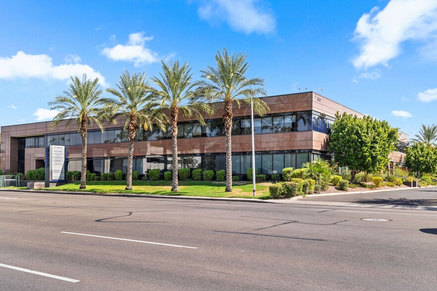 3333 E Camelback Rd, Phoenix, AZ for lease - Building Photo - Image 2 of 31