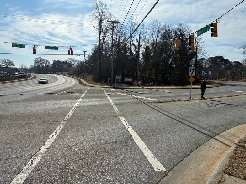 Bessemer City Road and North Myrtle School Road, Gastonia, NC à vendre - Photo du bâtiment - Image 2 de 8
