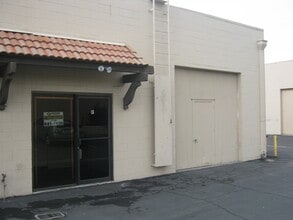 2041 E Gladstone St, Glendora, CA à louer Photo intérieure- Image 1 de 4