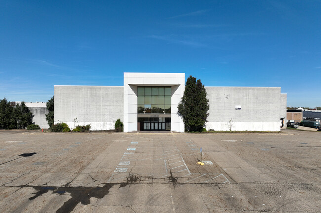 Plus de détails pour 100 Mall Dr, Steubenville, OH - Vente au détail, Industriel à louer