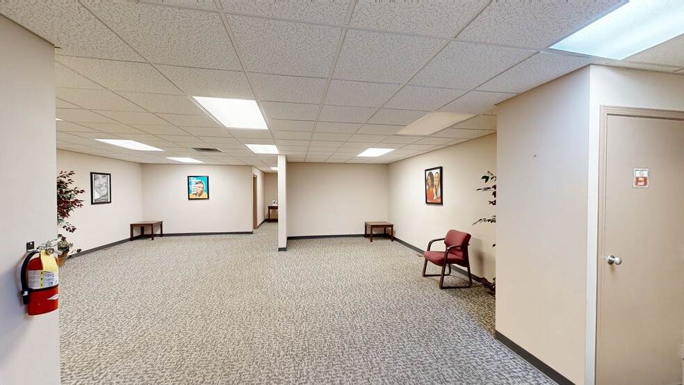 1240 E Main St, Springfield, OH for sale - Matterport 3D Scan - Image 3 of 22