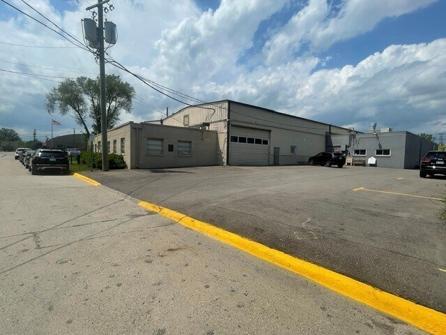 2337 Cole St, Birmingham, MI à louer - Photo du bâtiment - Image 3 de 3