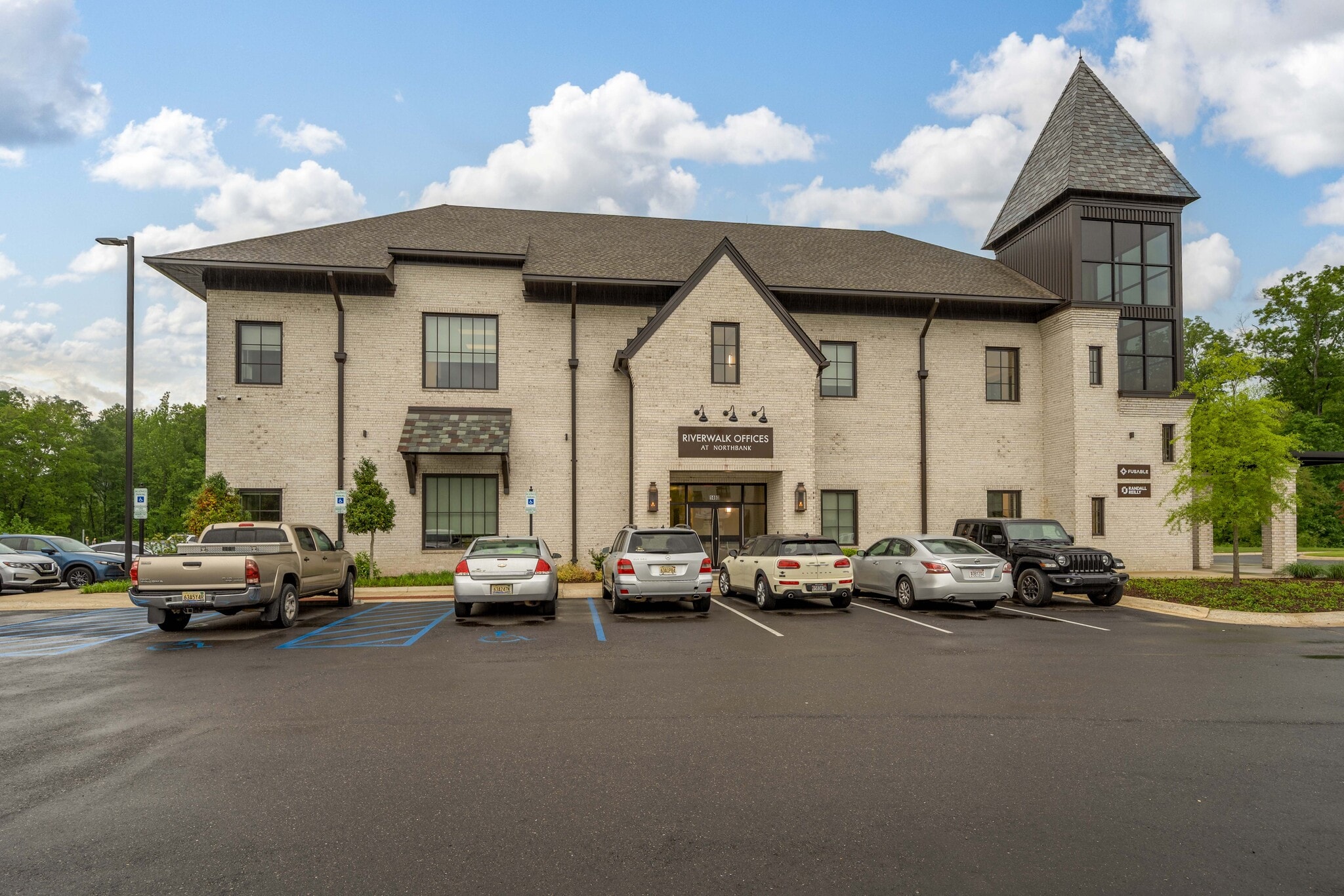 1460 Northbank Pky, Tuscaloosa, AL for lease Building Photo- Image 1 of 6