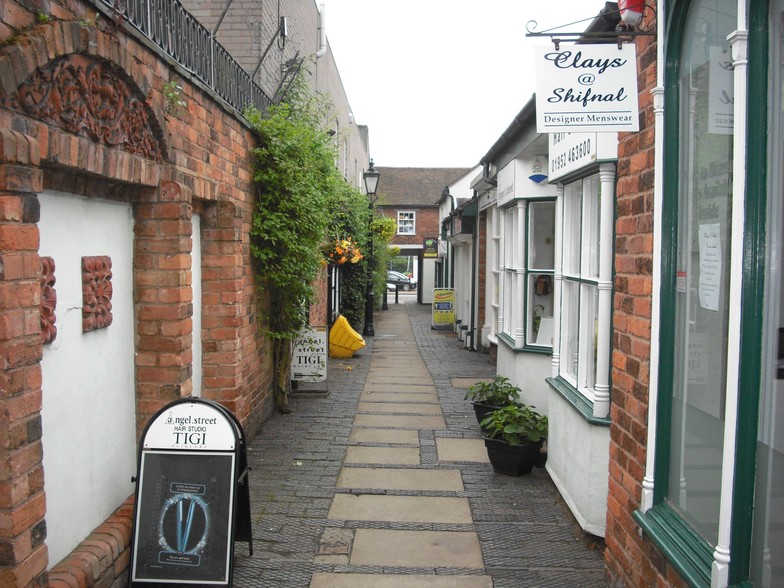 1-9 The Parade, Shifnal à louer - Photo principale - Image 1 de 5