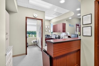 2401 Ravine Way, Glenview, IL for lease Interior Photo- Image 1 of 15