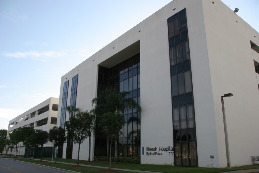 777 E 25th St, Hialeah, FL à louer - Photo du bâtiment - Image 1 de 2