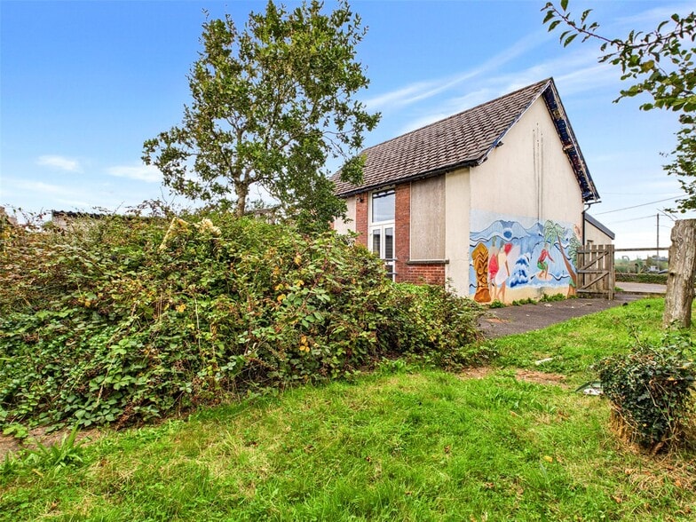 1 St. Andrews Close, Sutcombe for sale - Building Photo - Image 2 of 11