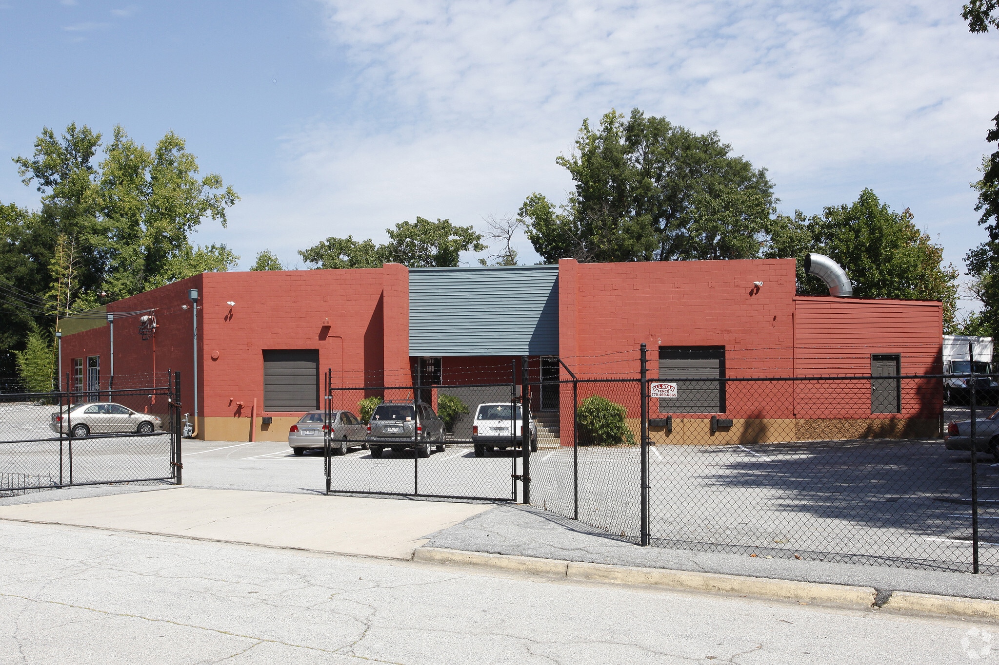 1195 Menlo Dr NW, Atlanta, GA for lease Primary Photo- Image 1 of 3