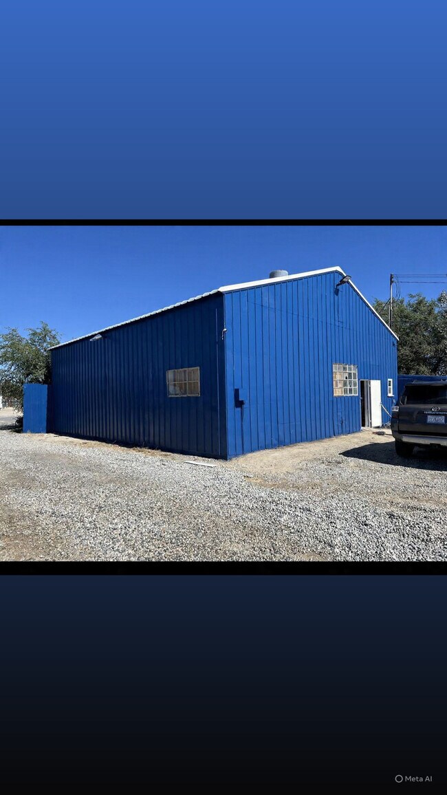 Plus de détails pour 45564 30th St E, Lancaster, CA - Industriel à vendre
