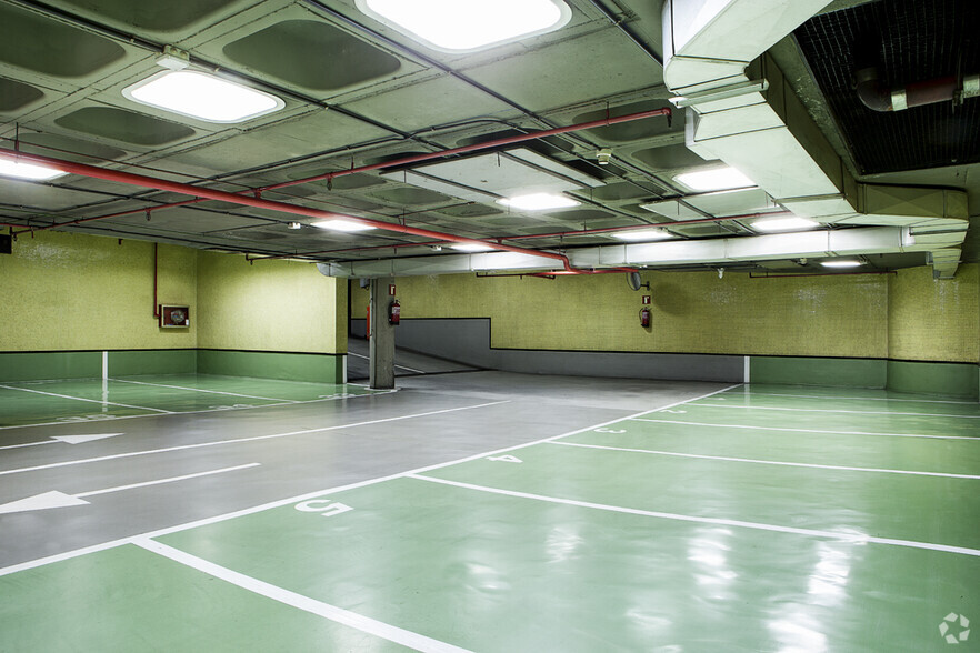 Calle de María de Molina, 40, Madrid, Madrid for lease - Building Photo - Image 2 of 20