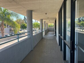 585-605 E Los Angeles Ave, Simi Valley, CA for lease Interior Photo- Image 2 of 8