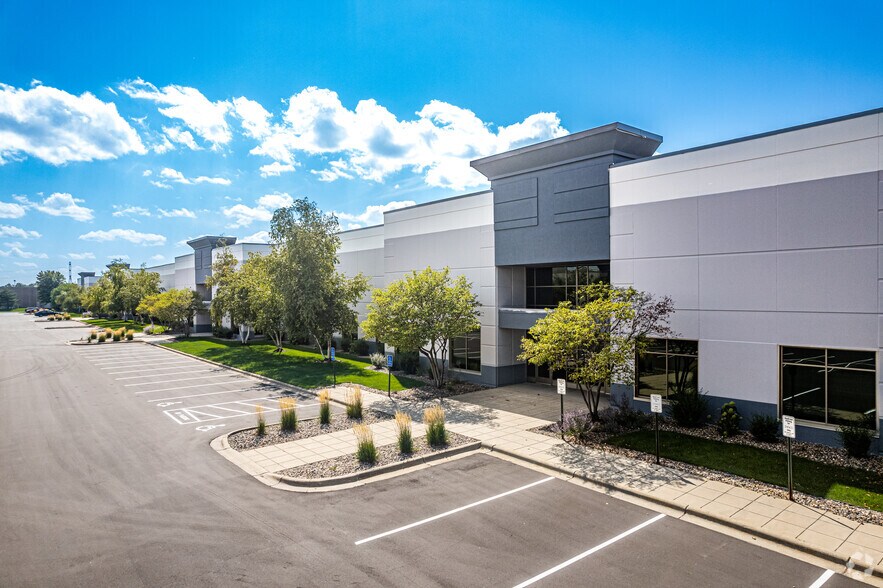 5555 12th Ave E, Shakopee, MN à louer - Photo principale - Image 1 de 7