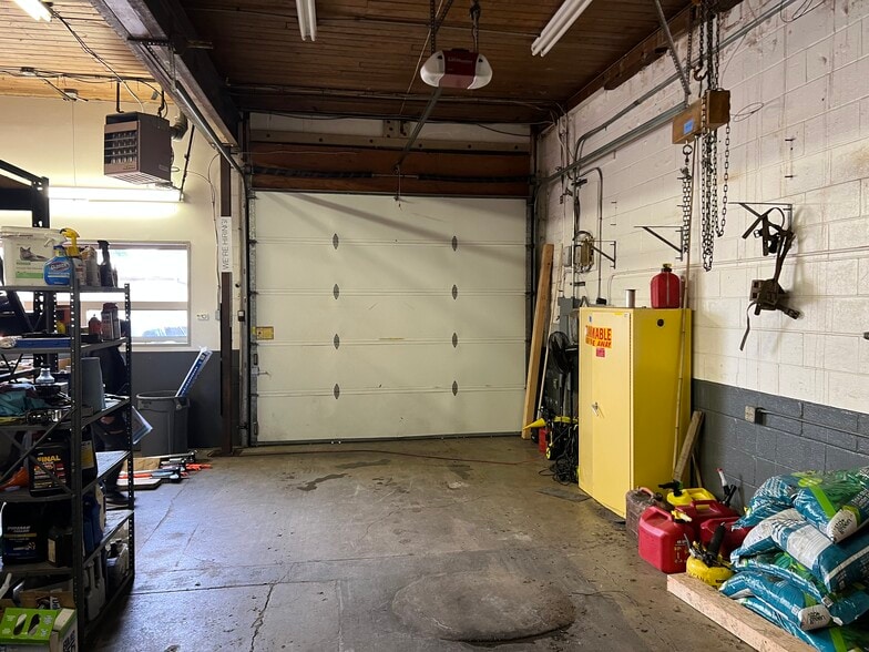 14309 Midvale Ave N, Seattle, WA for sale - Interior Photo - Image 2 of 3