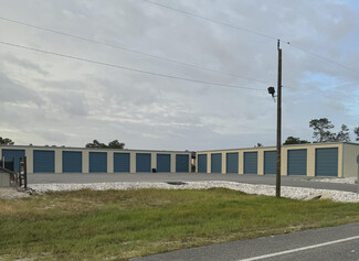 Plus de détails pour 4 Storage Properties + 2.5 Acres of Land – à vendre, Eastpoint, FL