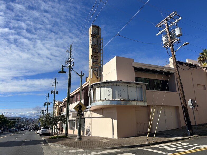 3580-3588 Waialae Ave, Honolulu, HI for lease - Building Photo - Image 1 of 6