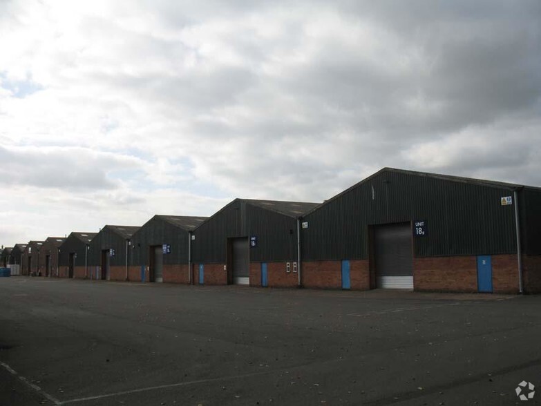 Hixon Airfield, Hixon à louer - Photo du bâtiment - Image 2 de 4