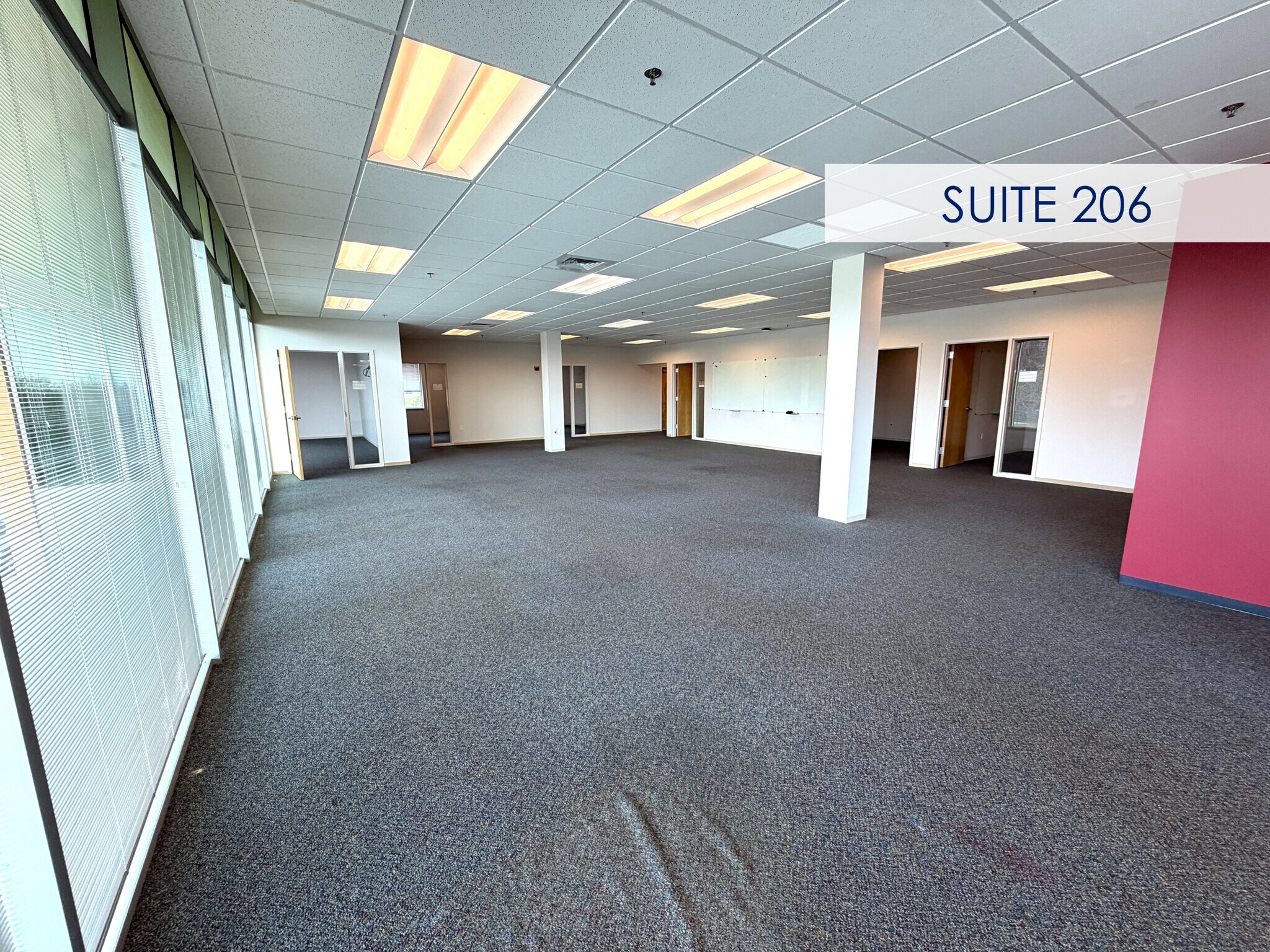 2100 S Oak St, Champaign, IL à louer Photo intérieure- Image 1 de 3