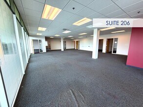 2100 S Oak St, Champaign, IL à louer Photo intérieure- Image 1 de 3