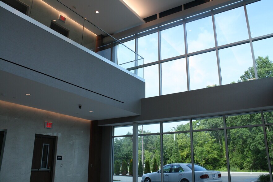 1405 E South Blvd, Rochester Hills, MI à louer - Photo intérieure - Image 2 de 7