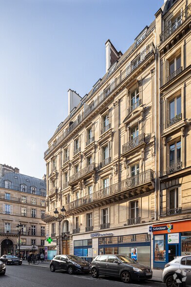 Retail in Paris for lease - Building Photo - Image 2 of 4