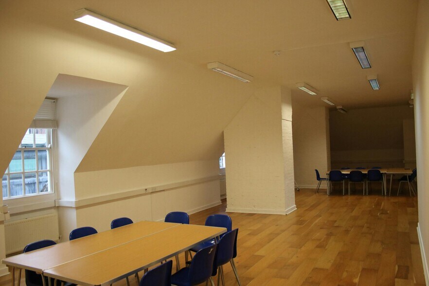 213 Haverstock Hl, London for lease - Building Photo - Image 2 of 6