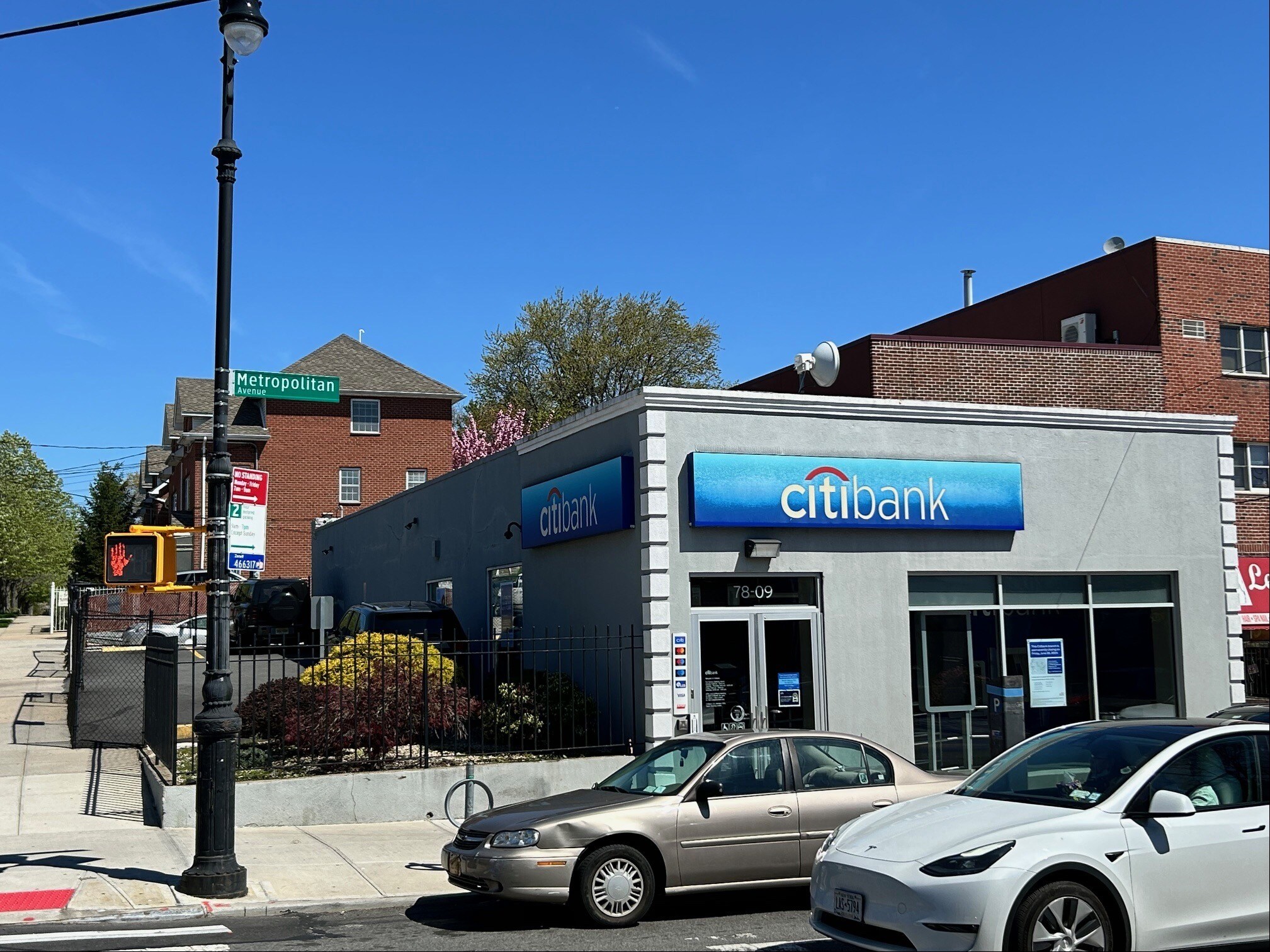 7809 Metropolitan Ave, Middle Village, NY for lease Primary Photo- Image 1 of 17