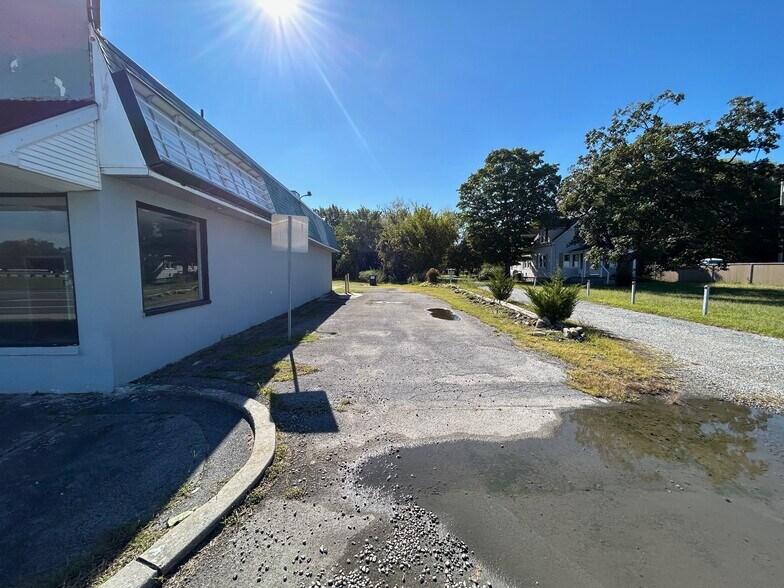 7821 Old Beach Rd, Frederica, DE à louer - Photo du bâtiment - Image 3 de 6