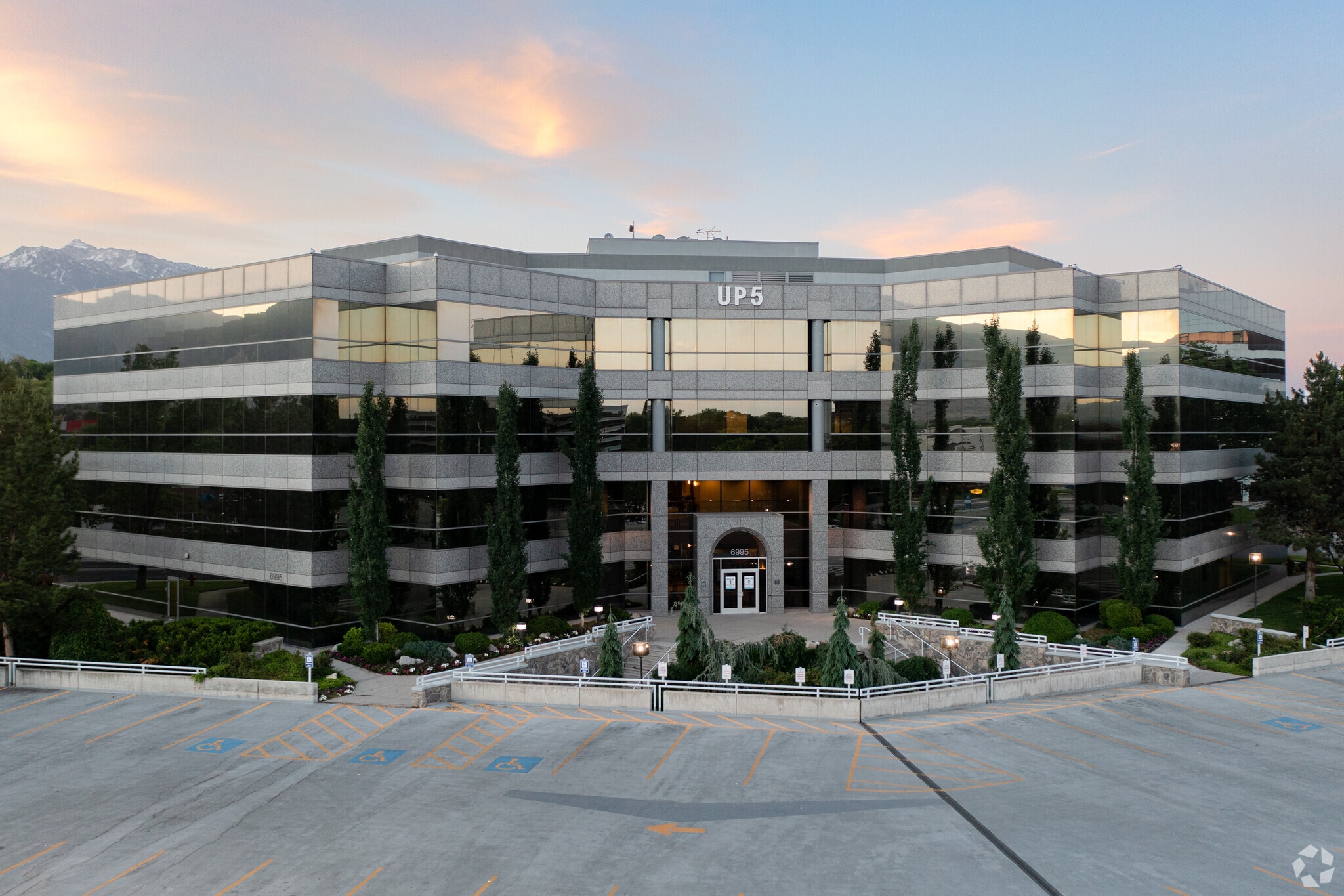 6995 S Union Park Ctr, Midvale, UT for lease Building Photo- Image 1 of 2