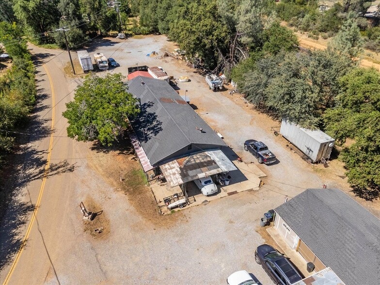 12759 Newtown Rd, Redding, CA à vendre - Photo du bâtiment - Image 2 de 12
