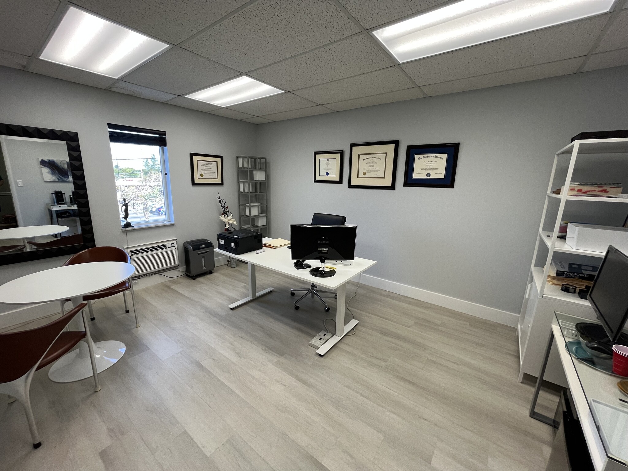 2542-2556 N Federal Hwy, Fort Lauderdale, FL for lease Interior Photo- Image 1 of 3