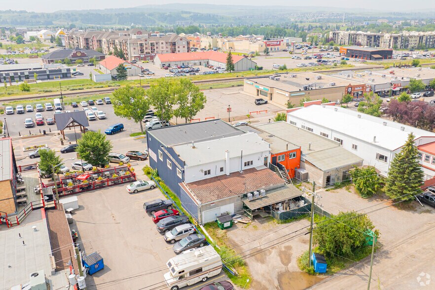 312 1st St W, Cochrane, AB à louer - Aérien - Image 3 de 3