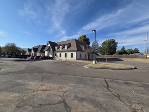 6634 Summer Knoll Cv, Bartlett, TN for lease Building Photo- Image 2 of 13