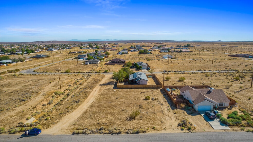7850 Bay Ave, California City, CA à vendre - Photo du bâtiment - Image 2 de 6