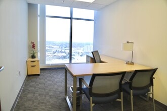 755 W Big Beaver Rd, Troy, MI for lease Building Photo- Image 2 of 22