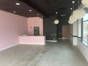 28258 Diehl Rd, Warrenville, IL for lease Interior Photo- Image 2 of 4