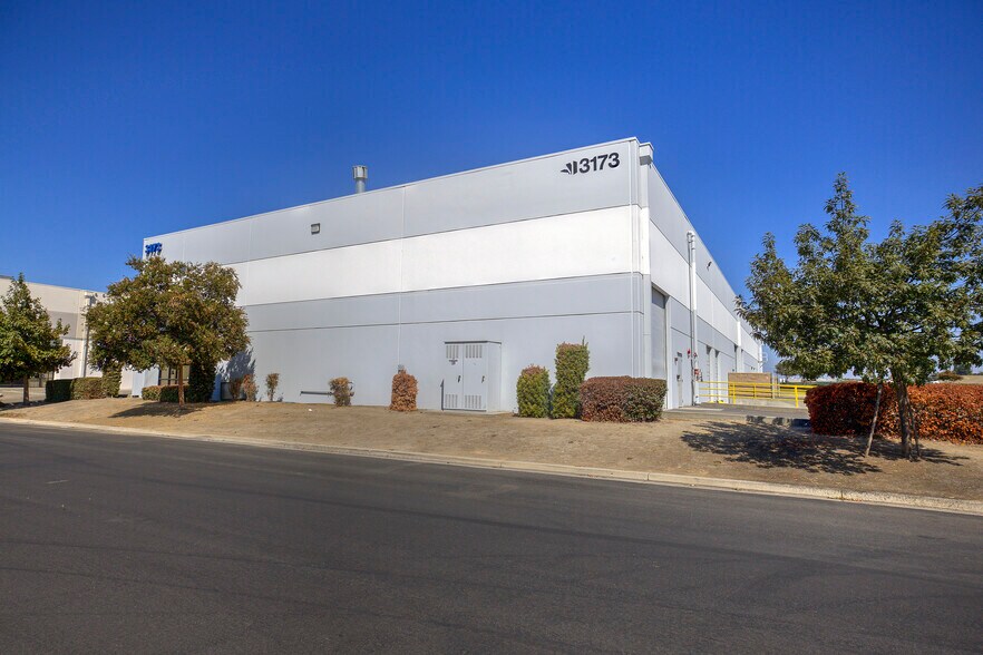 3173 Del Este Ave, Modesto, CA à louer - Photo du bâtiment - Image 2 de 5