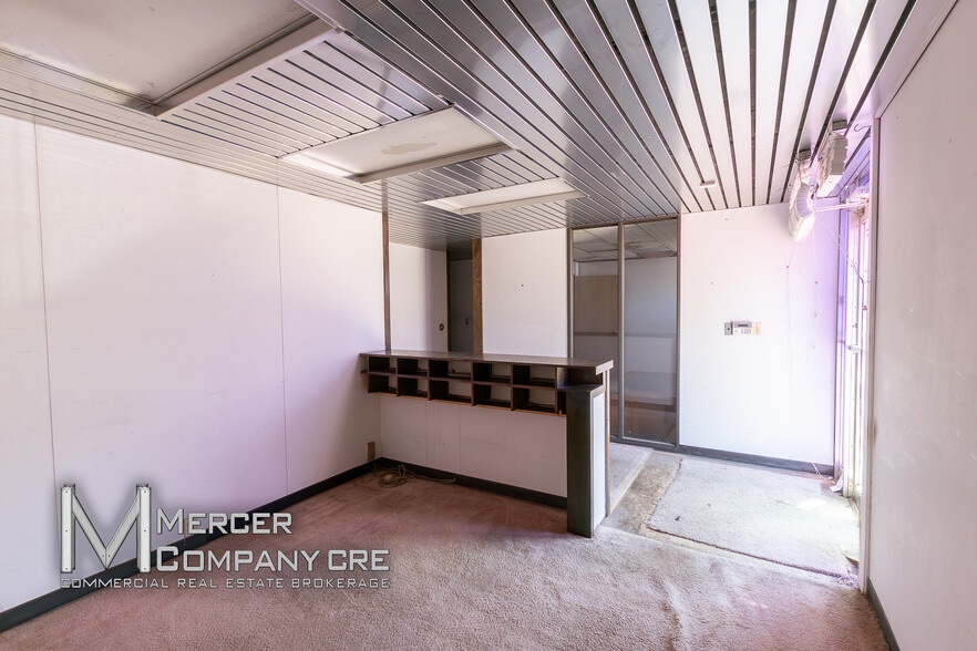 215 NE 38th St, Oklahoma City, OK for lease - Interior Photo - Image 3 of 5