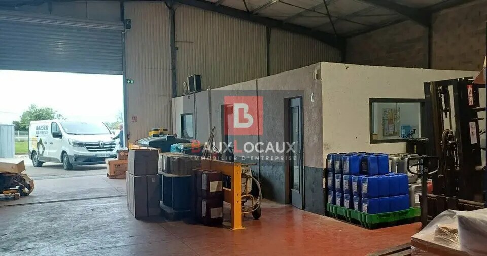 Flex in Saint-Gilles for lease Interior Photo- Image 1 of 9