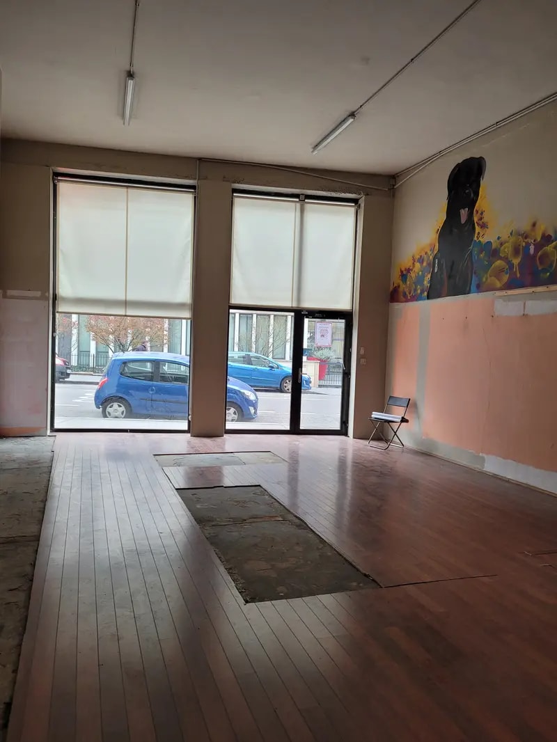 Retail in Lyon for lease Interior Photo- Image 1 of 5