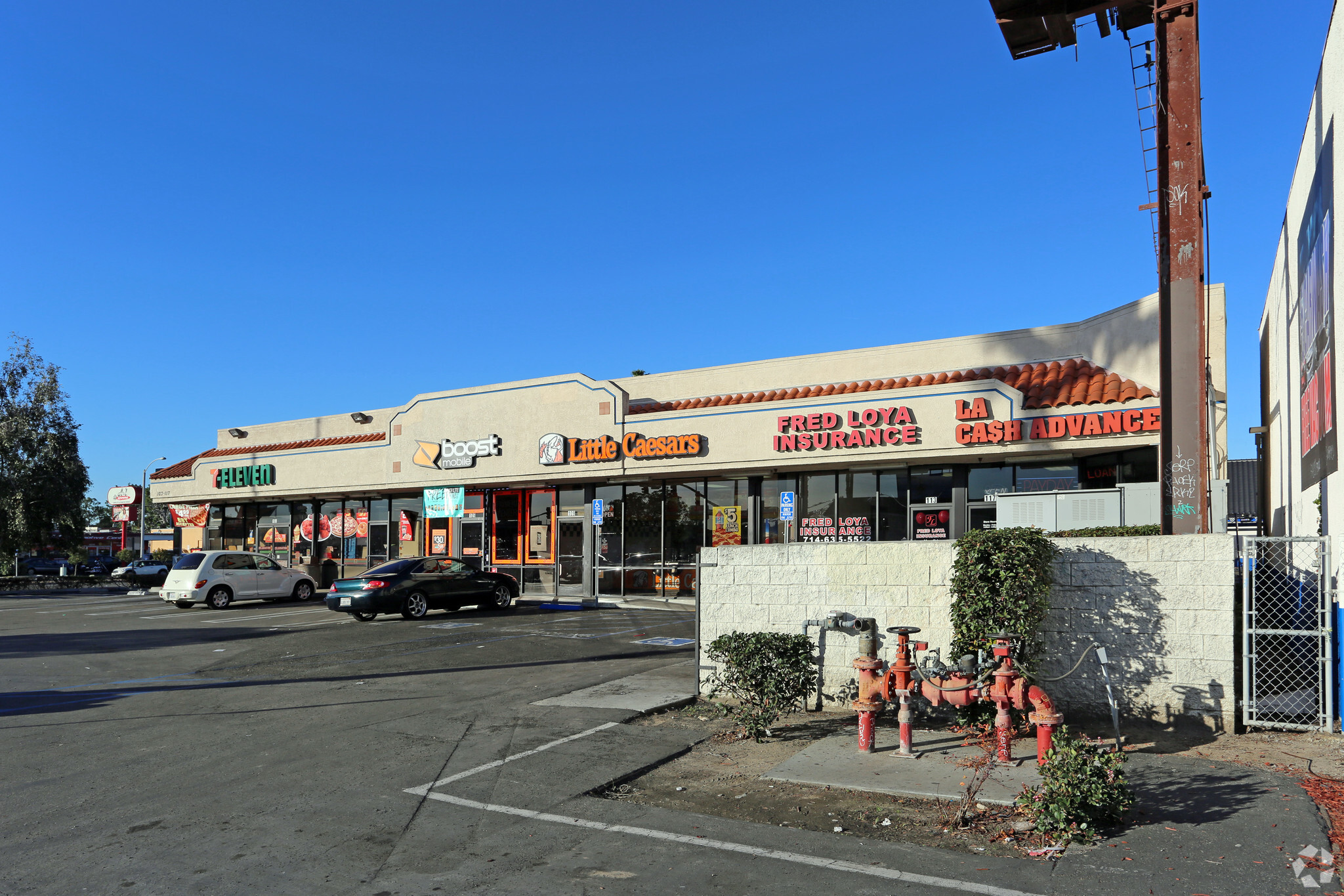 103-117 W Brookhurst St, Anaheim, CA for lease Primary Photo- Image 1 of 4